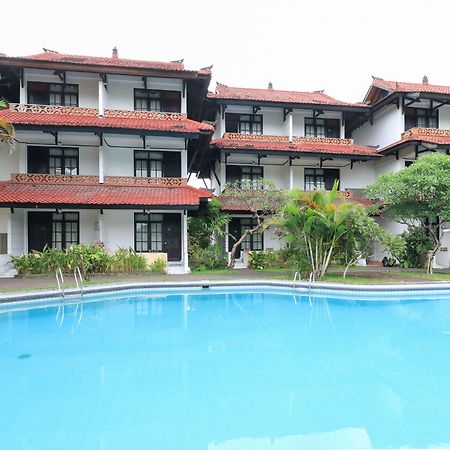 Hotel Oranjje دنباسار المظهر الخارجي الصورة