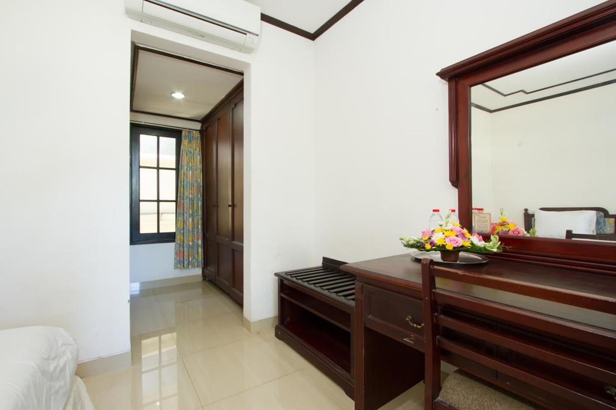 Hotel Oranjje دنباسار المظهر الخارجي الصورة