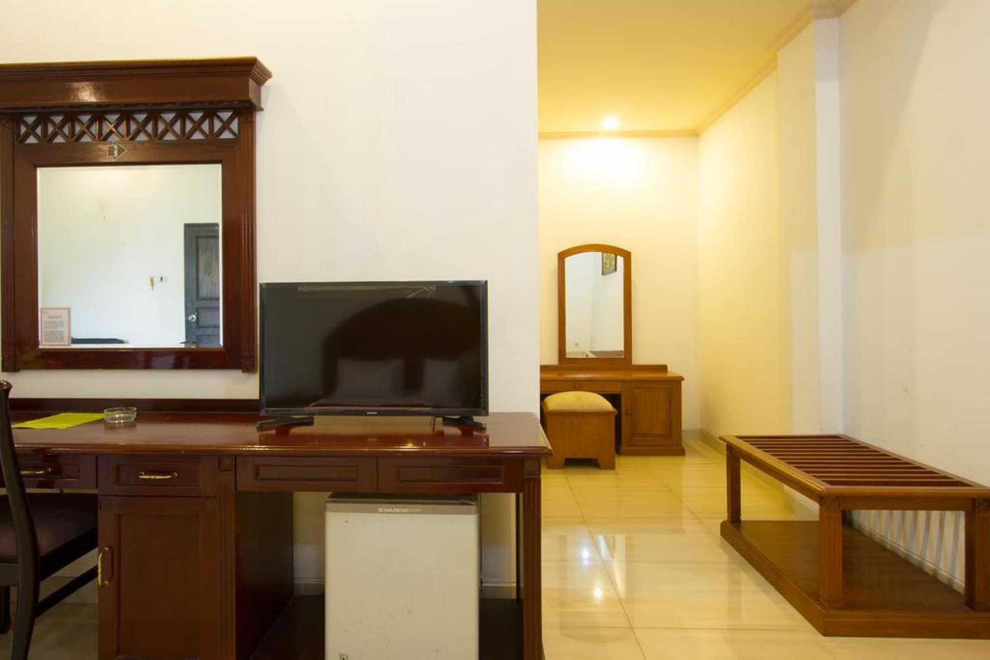 Hotel Oranjje دنباسار المظهر الخارجي الصورة