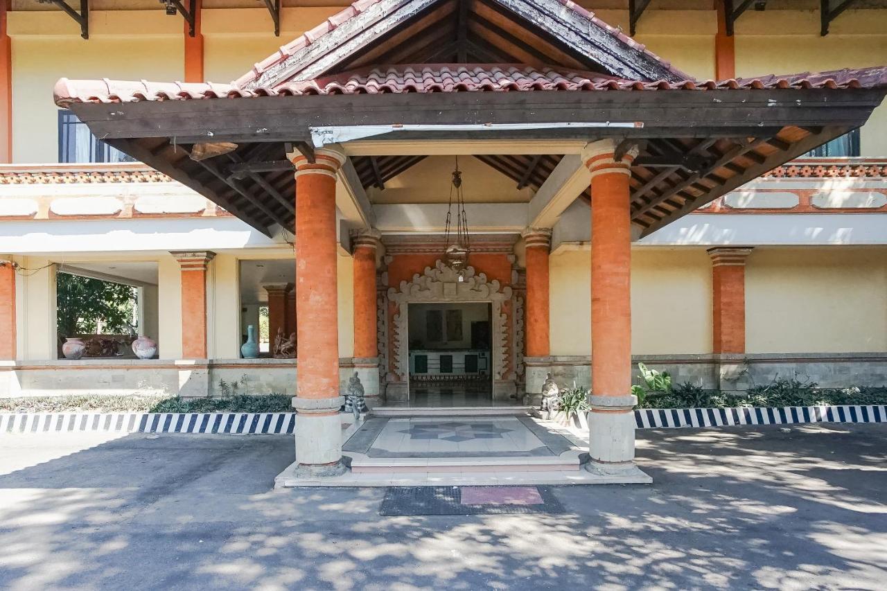 Hotel Oranjje دنباسار المظهر الخارجي الصورة