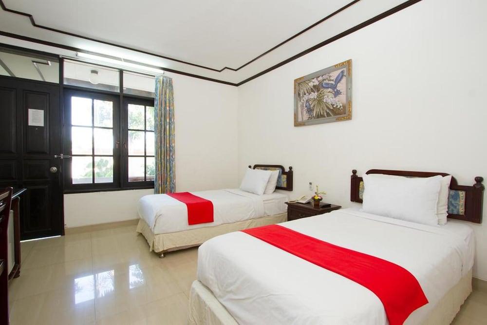 Hotel Oranjje دنباسار المظهر الخارجي الصورة