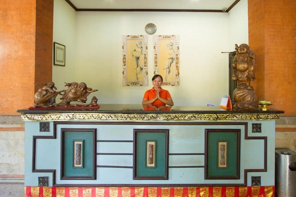 Hotel Oranjje دنباسار المظهر الخارجي الصورة
