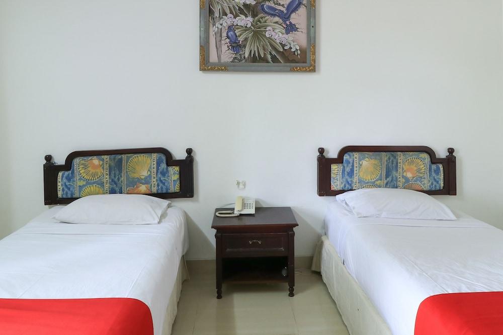Hotel Oranjje دنباسار المظهر الخارجي الصورة