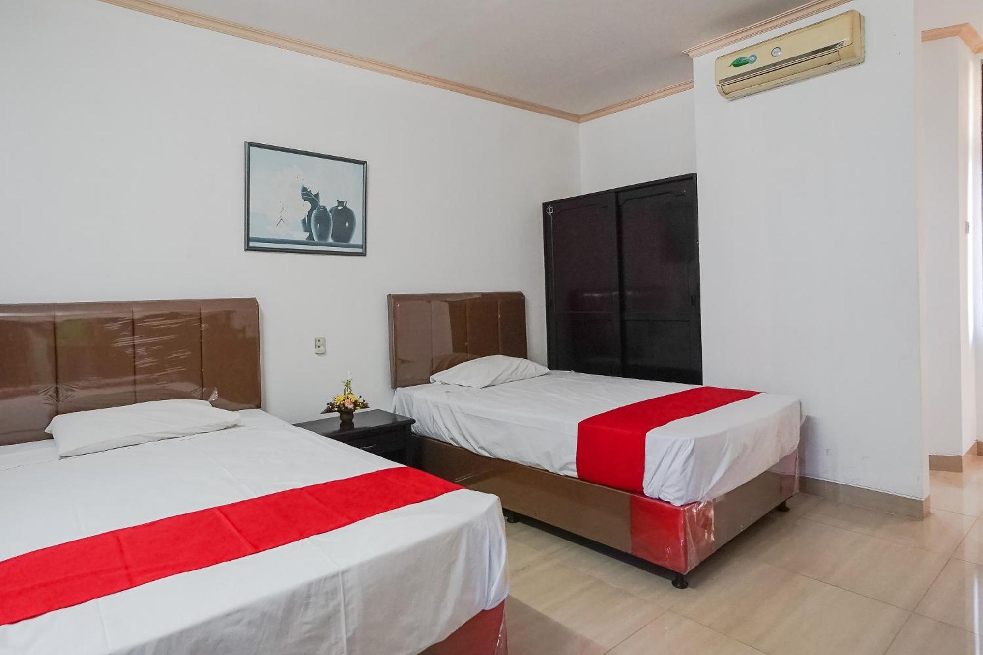 Hotel Oranjje دنباسار المظهر الخارجي الصورة
