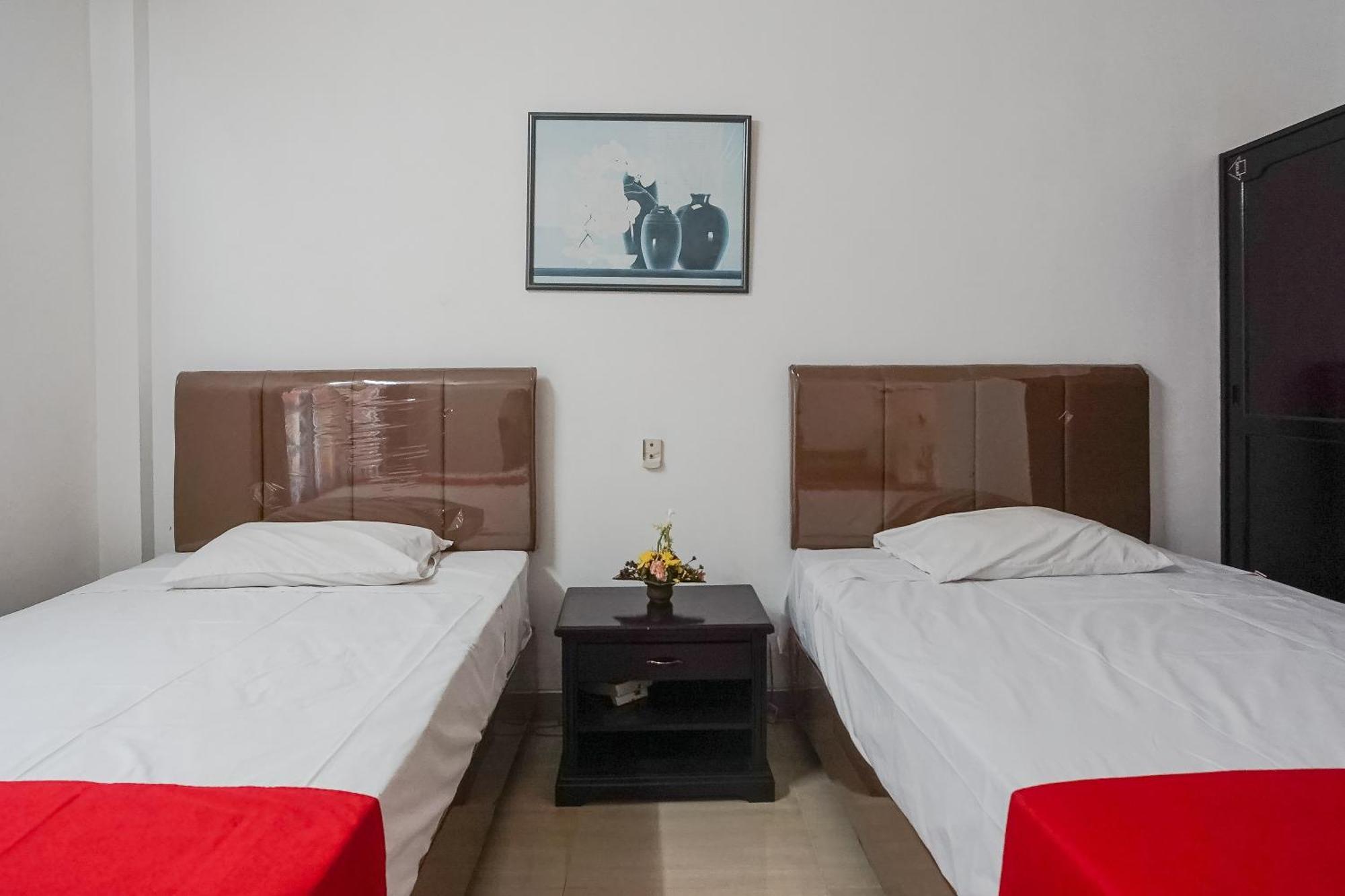 Hotel Oranjje دنباسار المظهر الخارجي الصورة