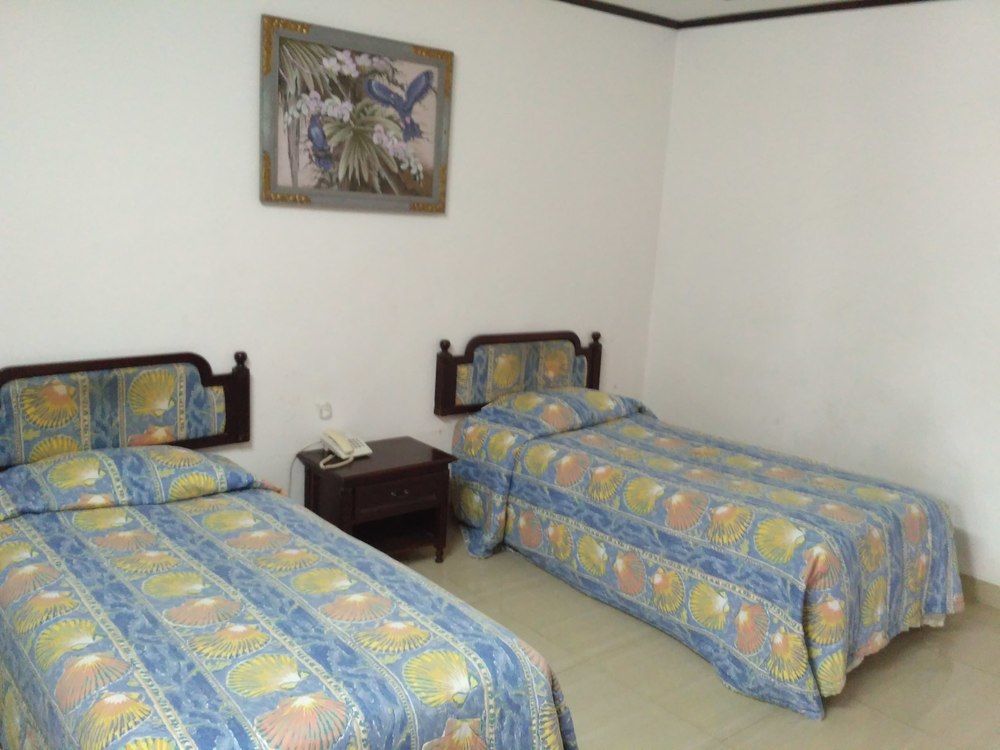 Hotel Oranjje دنباسار المظهر الخارجي الصورة
