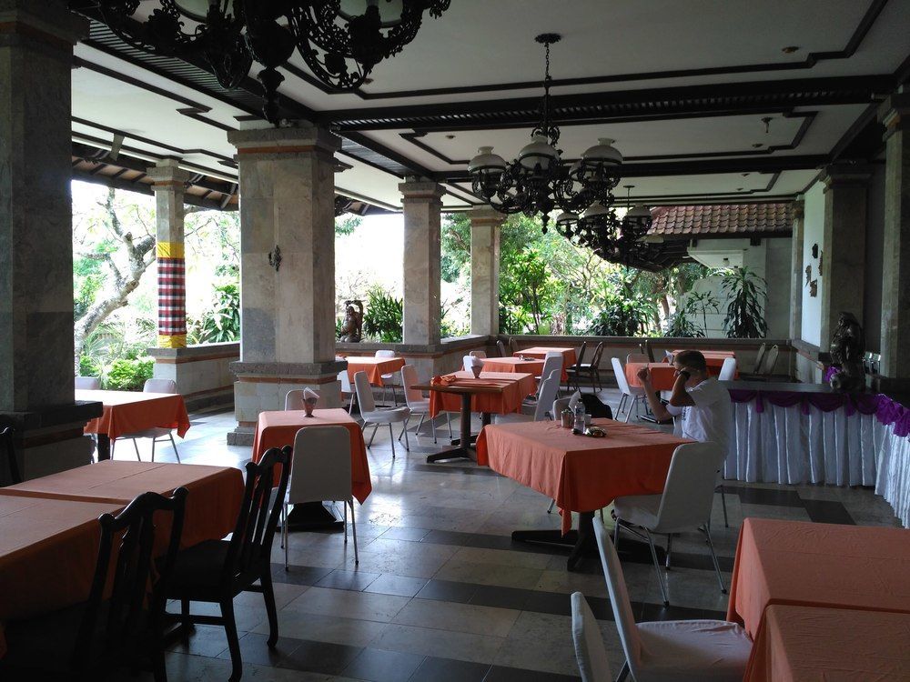 Hotel Oranjje دنباسار المظهر الخارجي الصورة